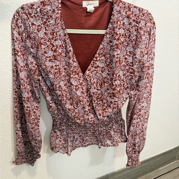 T.J.Maxx Red and White Floral Blouse - Picture 1 of 4